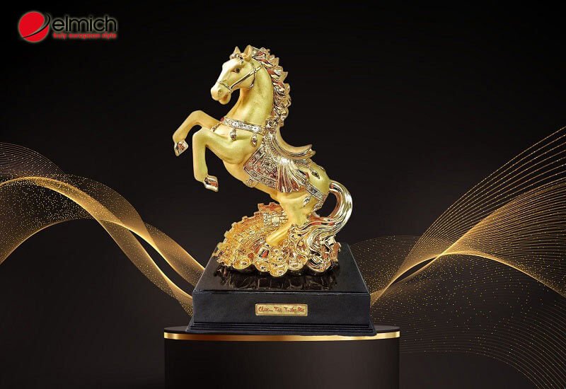Hình 2: Cuộc đời và sự nghiệp những người sinh năm 2002 rất thành công Hình 2: Cuộc đời và sự nghiệp những người sinh năm 2002 rất thành công